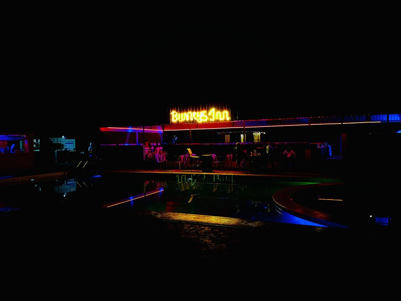 Outdoor Bar & Lounge